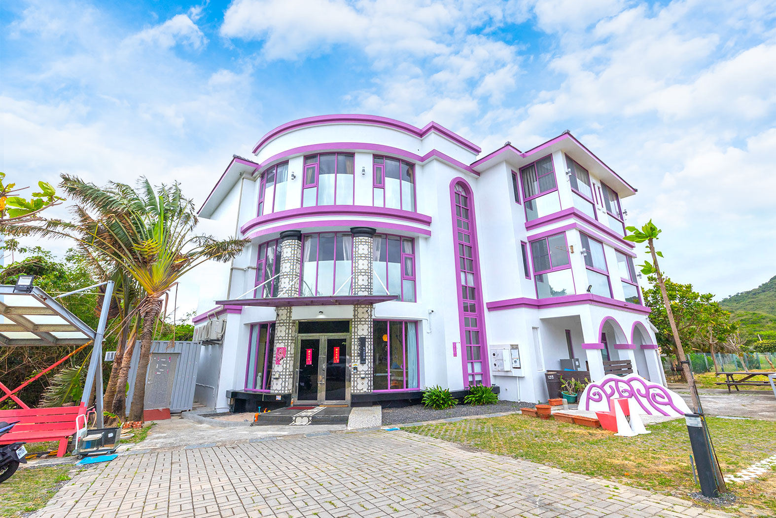 背寧帆石Banifanz House