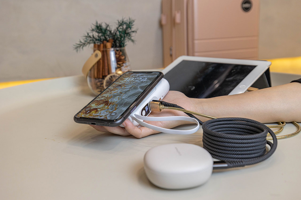 TORRII、SOLA太能充、LUNA月光充，2024行動電源推薦