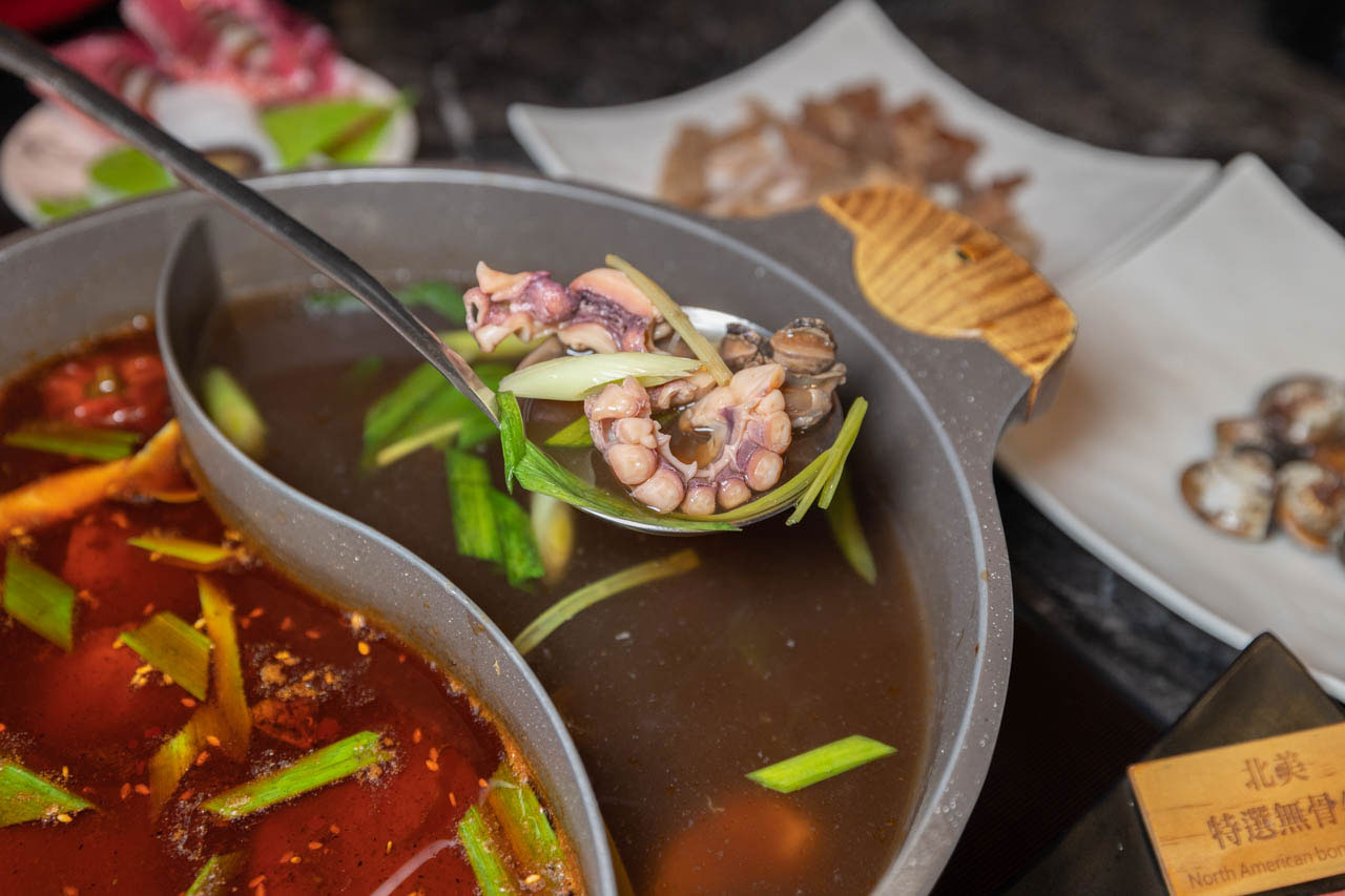 石撈麻辣鴛鴦鍋