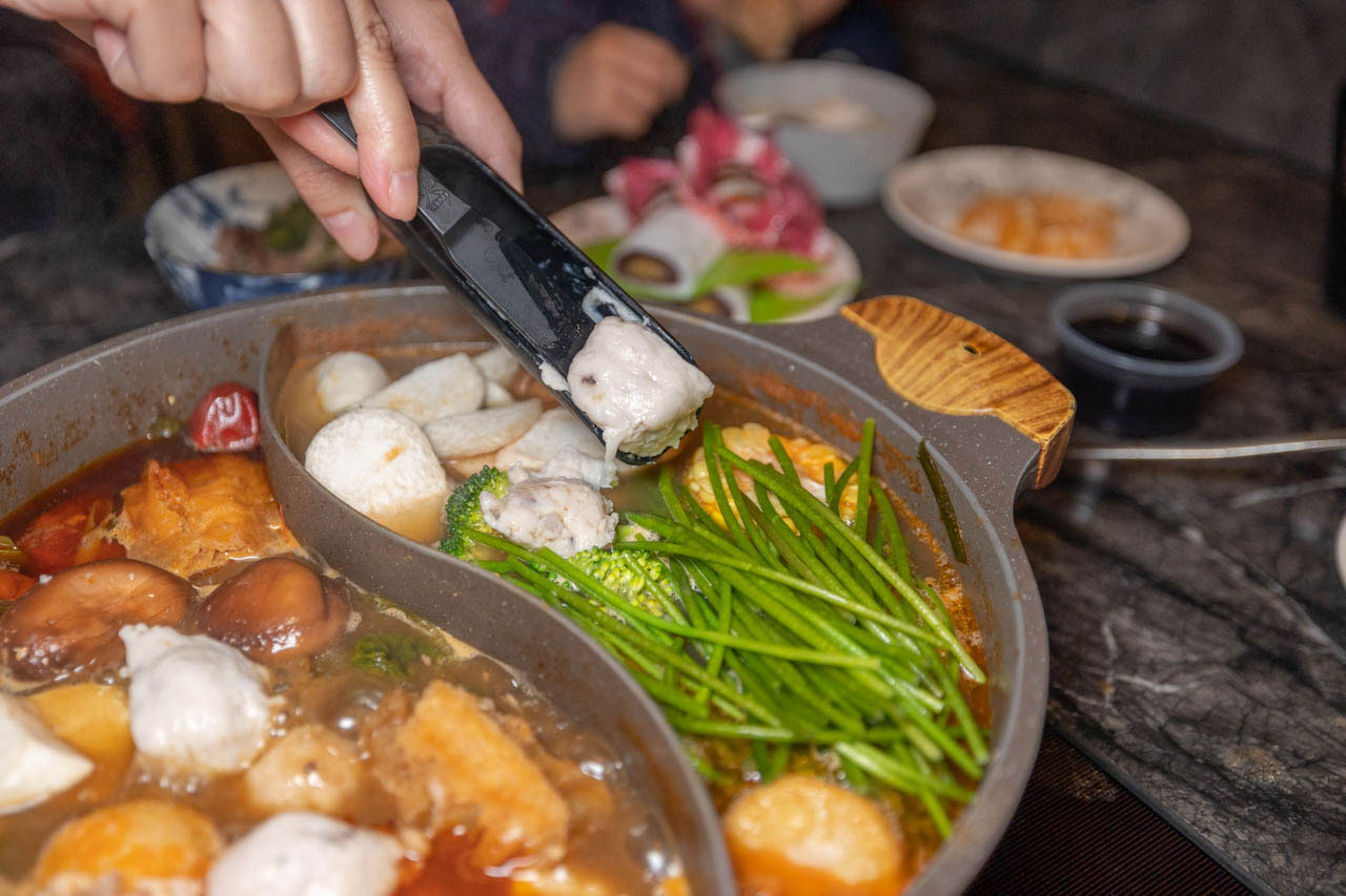 石撈麻辣鴛鴦鍋-松江南京麻辣火鍋
