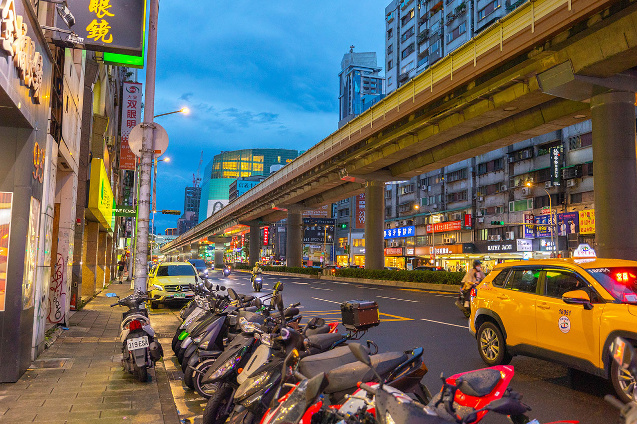 愛拼才會贏小吃