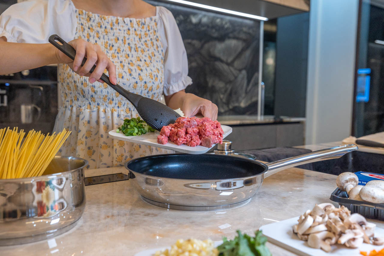 佳聯石業-台中展示中心 infinity鈦鋼石