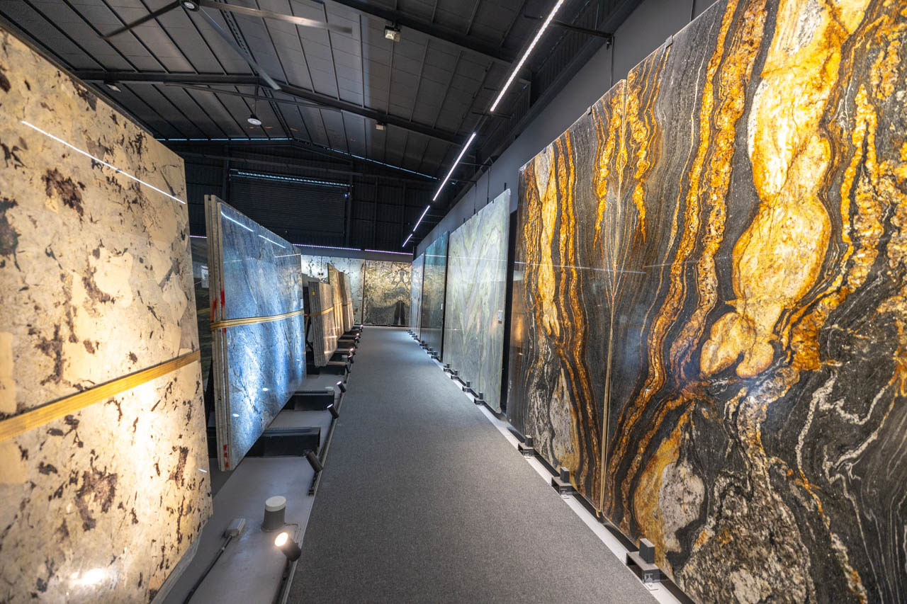 佳聯石業-台中展示中心 infinity鈦鋼石