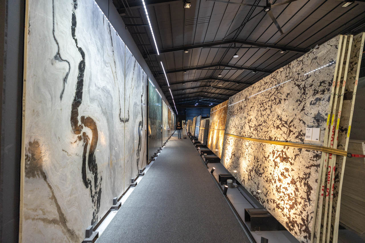 佳聯石業-台中展示中心 infinity鈦鋼石