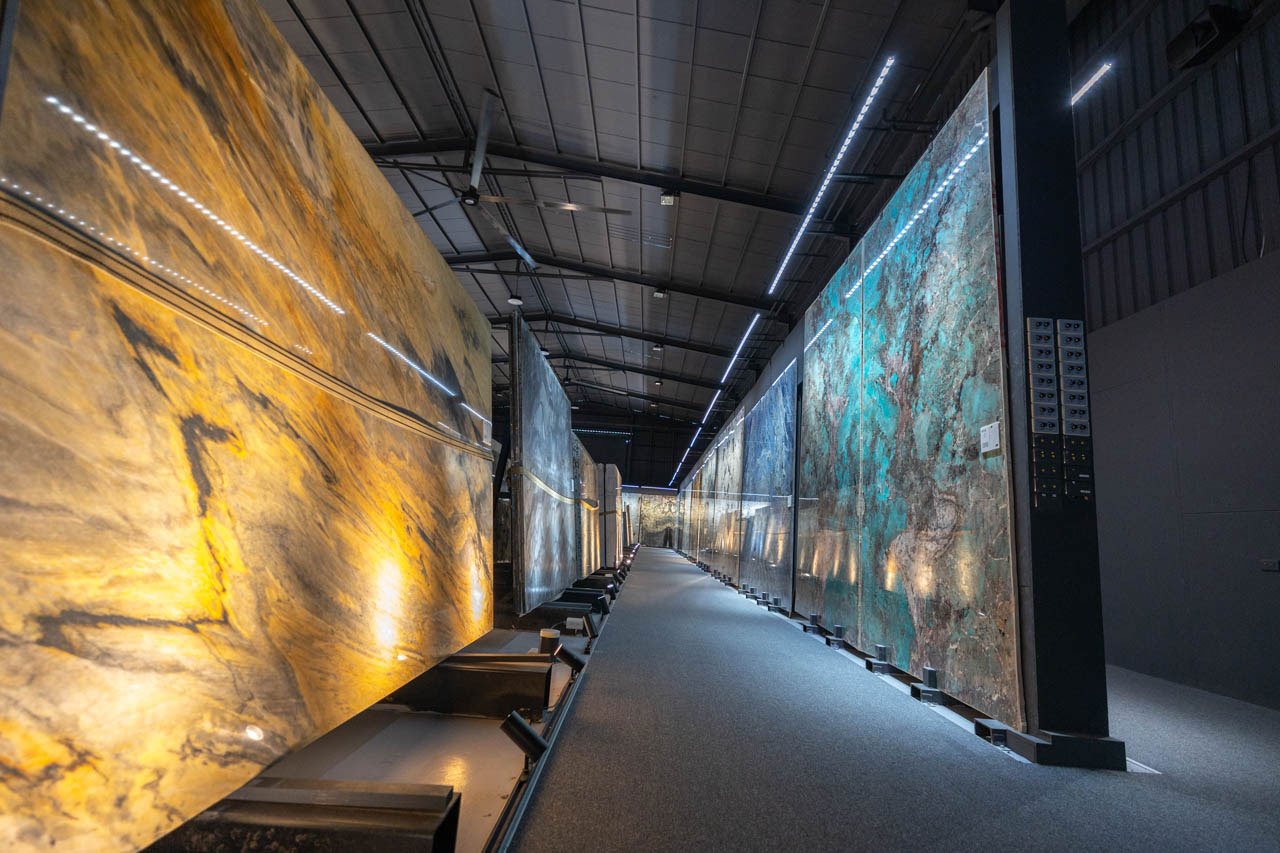 佳聯石業-台中展示中心 infinity鈦鋼石