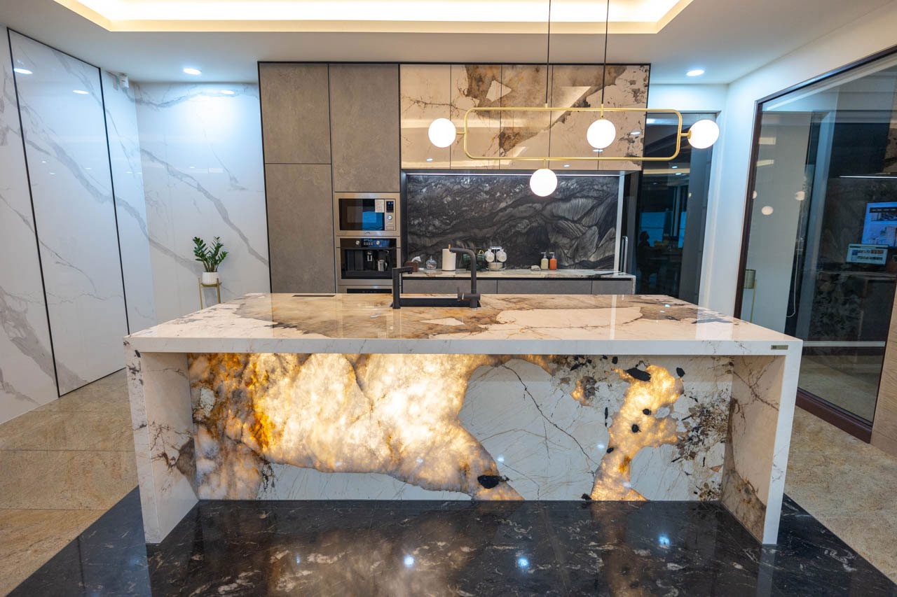 佳聯石業-台中展示中心 INFINITY鈦鋼石