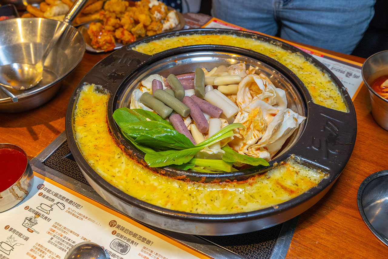 兩餐dookki-두끼韓國年糕火鍋吃到飽(中友店)