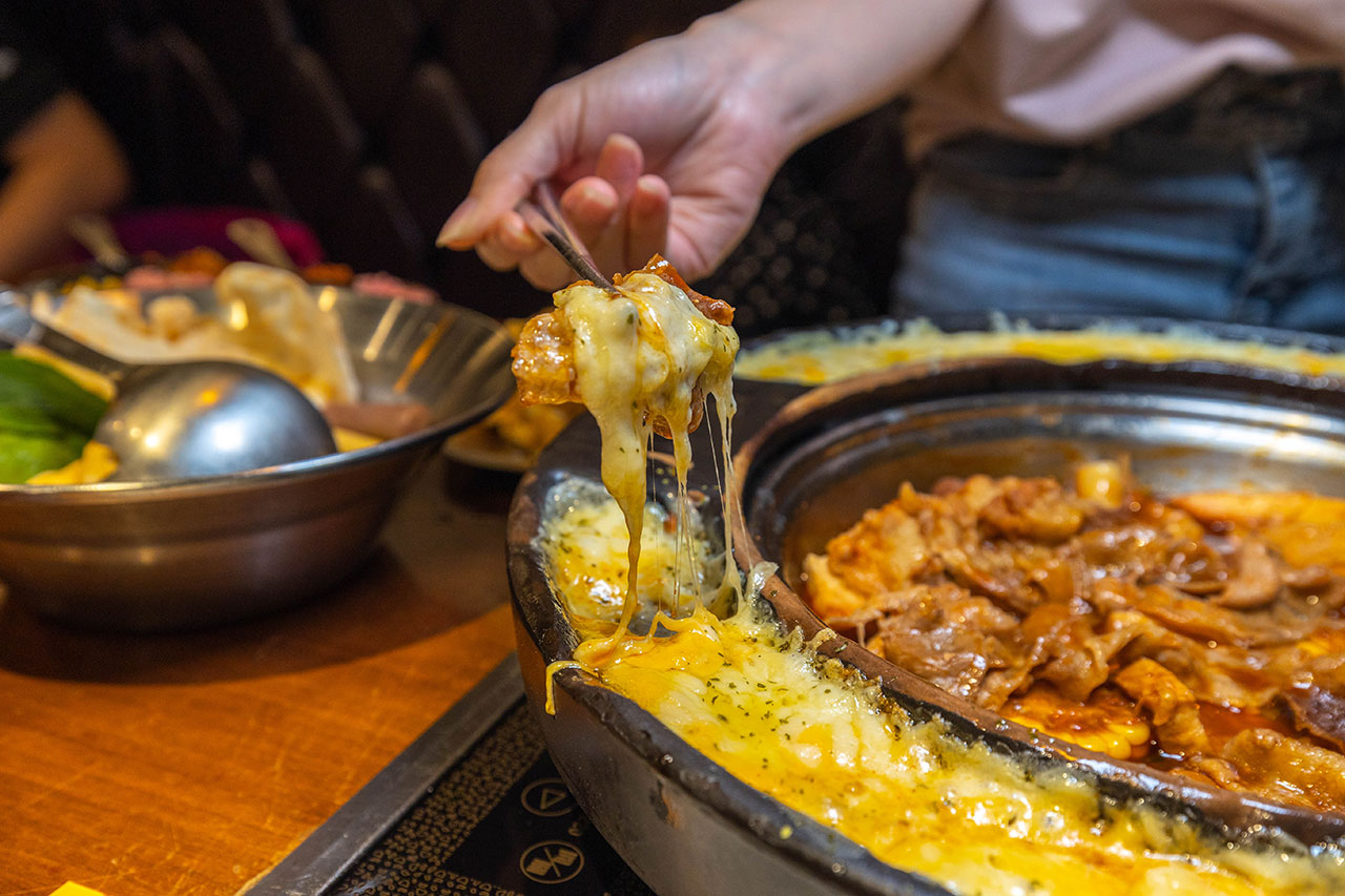 兩餐dookki-두끼韓國年糕火鍋吃到飽(中友店)