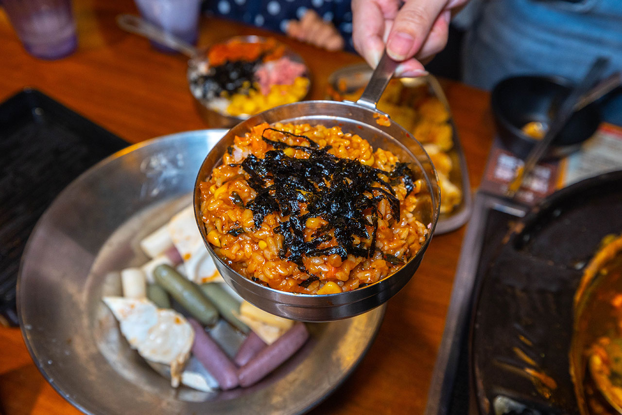 兩餐dookki-두끼韓國年糕火鍋吃到飽(中友店)