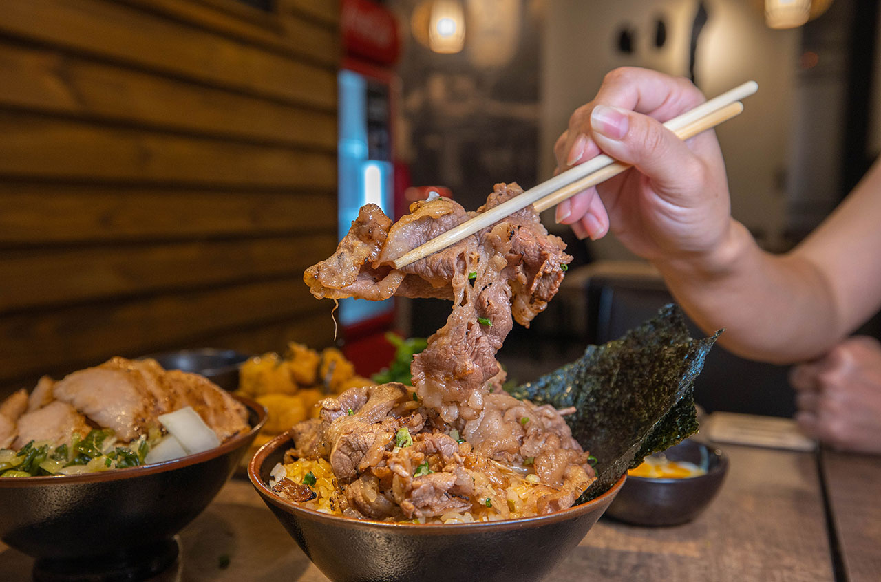 川牛木石亭新店中正店