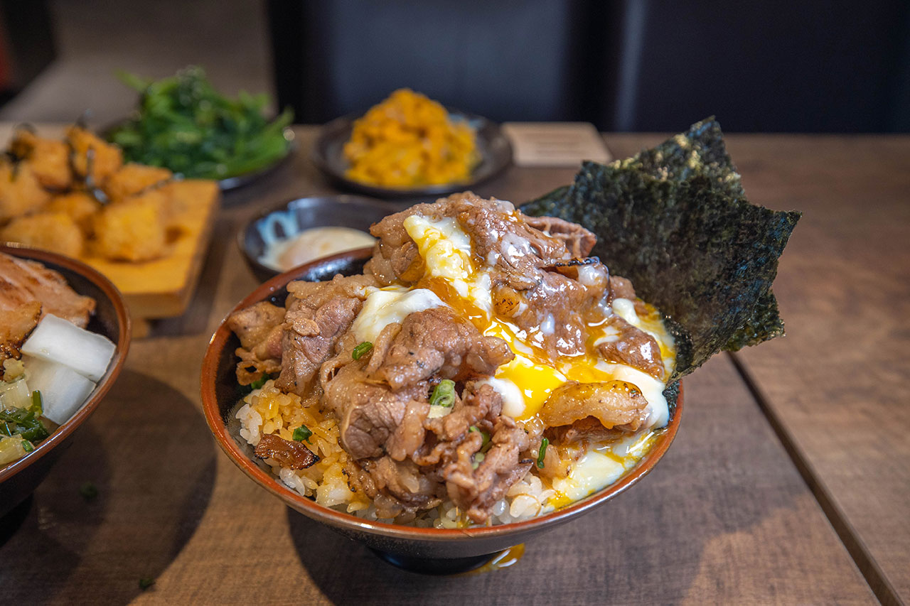 川牛木石亭新店中正店