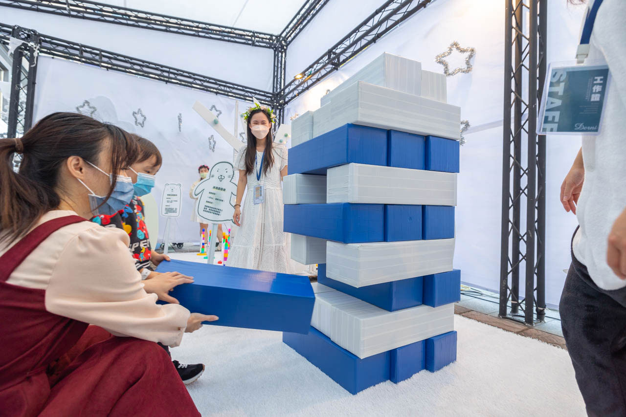 德妮嗨派對-冬雪森林動物捉迷藏