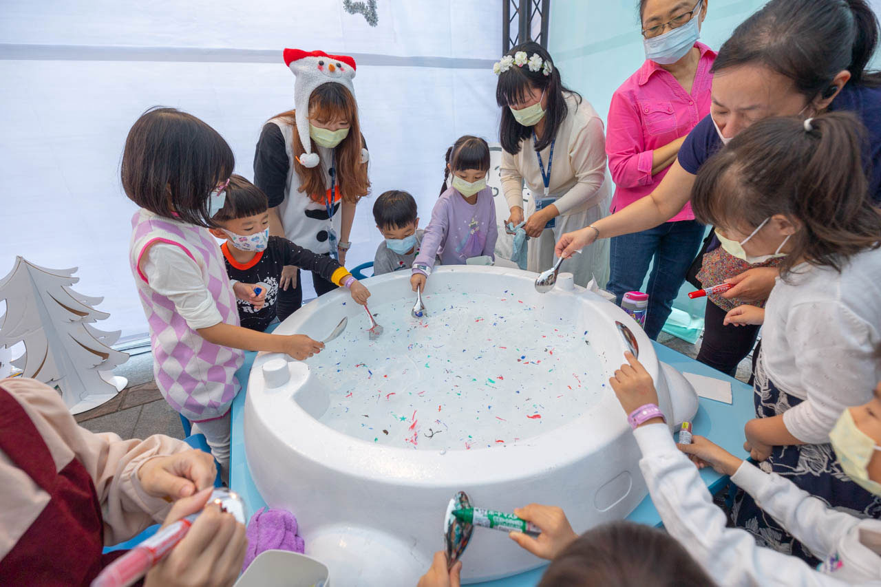 德妮嗨派對-冬雪森林動物捉迷藏