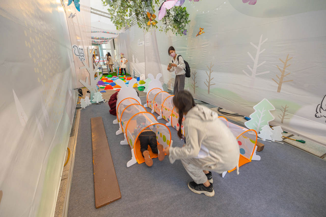 德妮嗨派對-冬雪森林動物捉迷藏