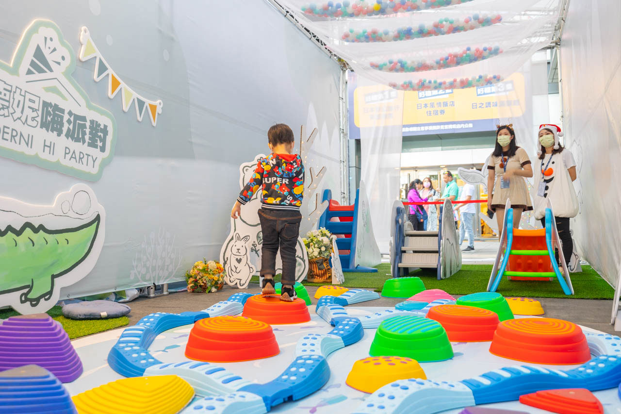 德妮嗨派對-冬雪森林動物捉迷藏