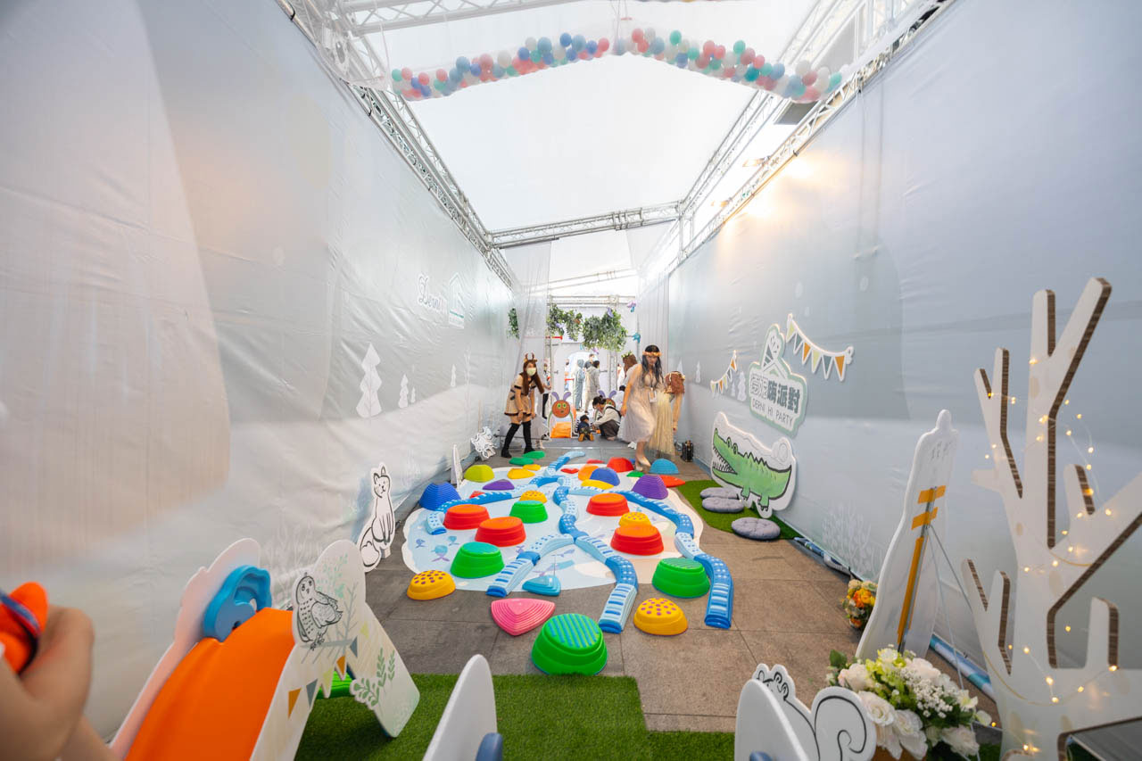 德妮嗨派對-冬雪森林動物捉迷藏