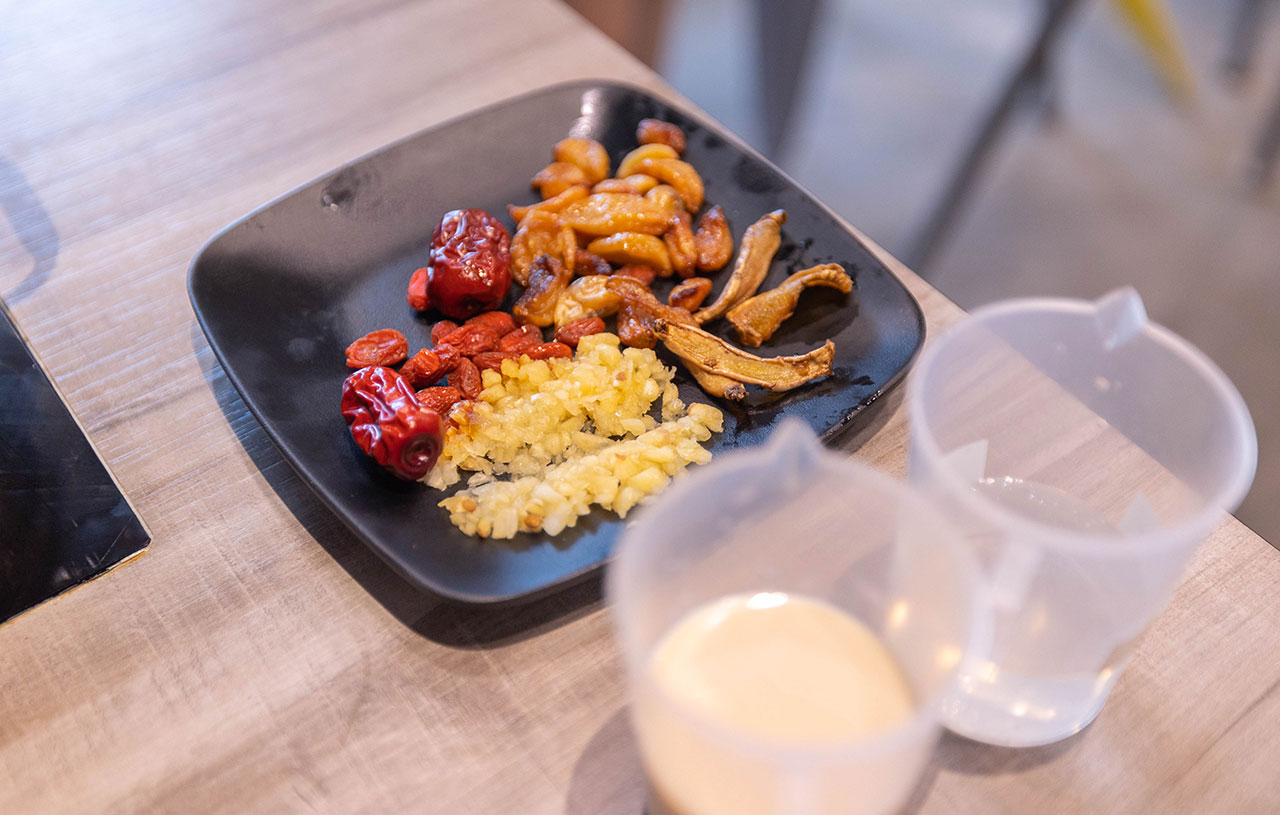 肉多多火鍋-新竹巨城店