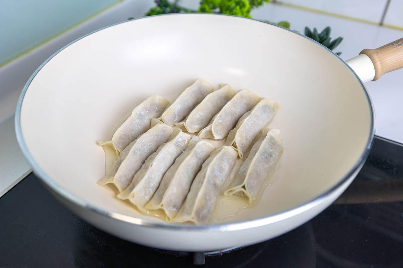 聚餃子手工水餃