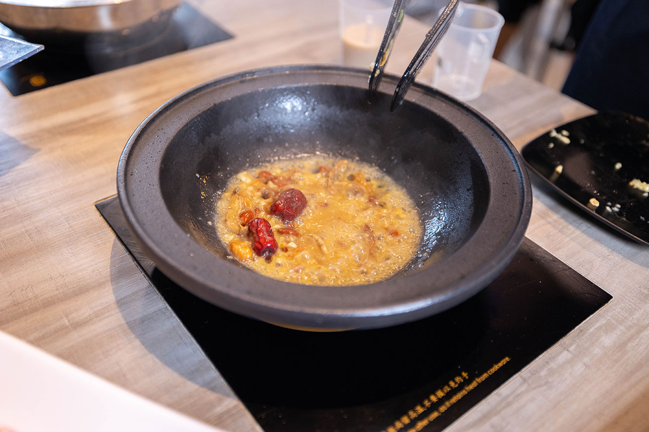 肉多多火鍋-新竹巨城店