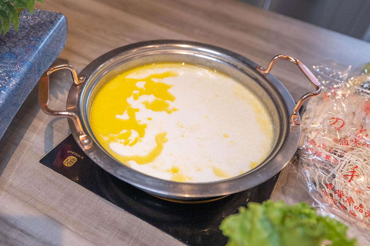 肉多多火鍋-新竹巨城店