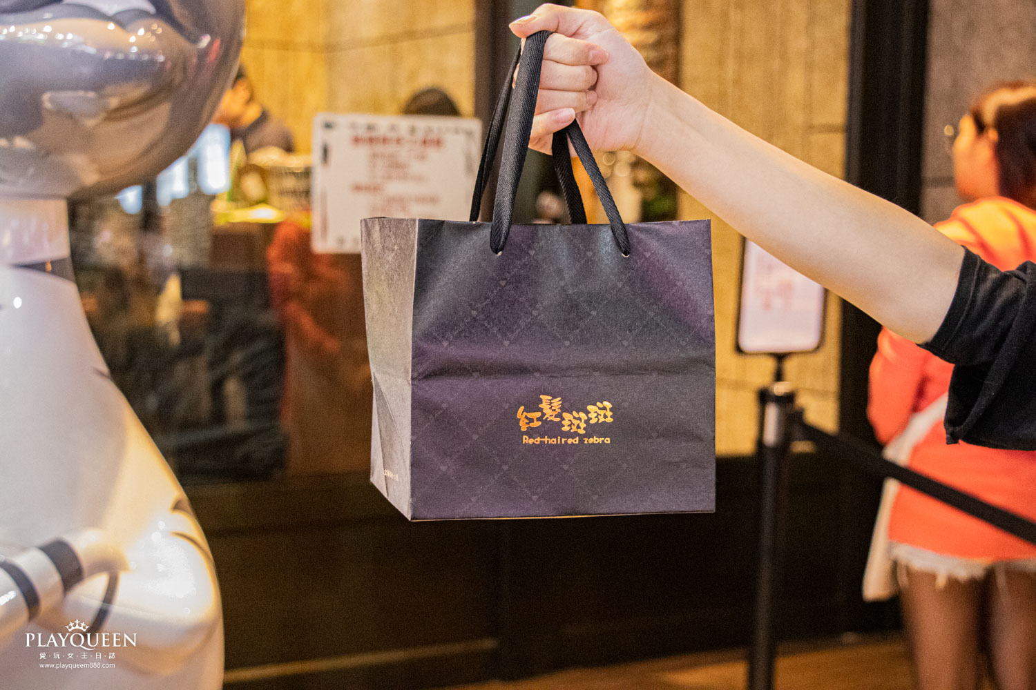 紅髮斑斑逢甲店