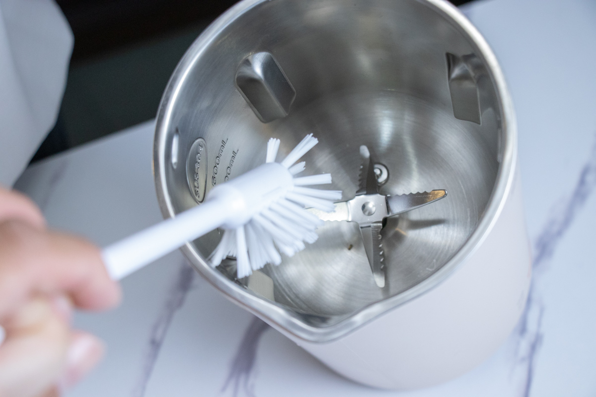 九陽破壁免濾多功能豆漿機輕享版(燕麥杏)d23