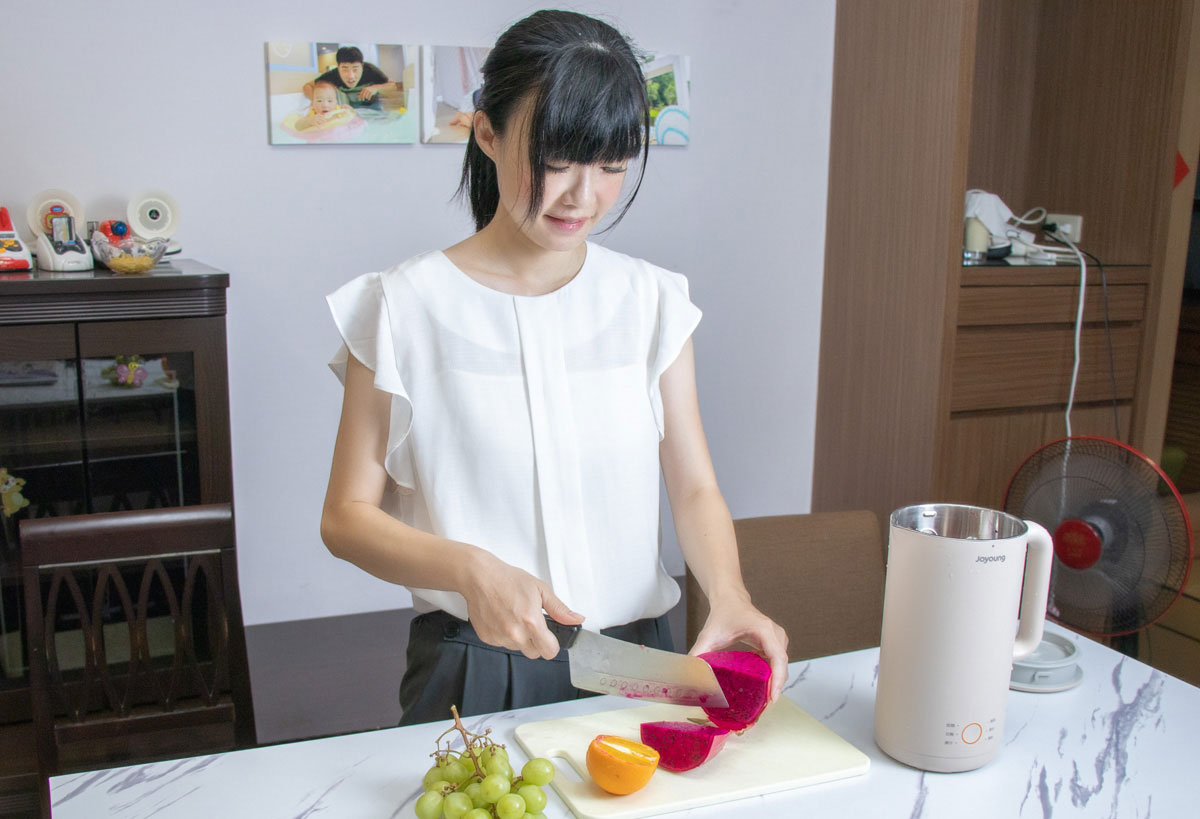 九陽破壁免濾多功能豆漿機輕享版(燕麥杏)d23