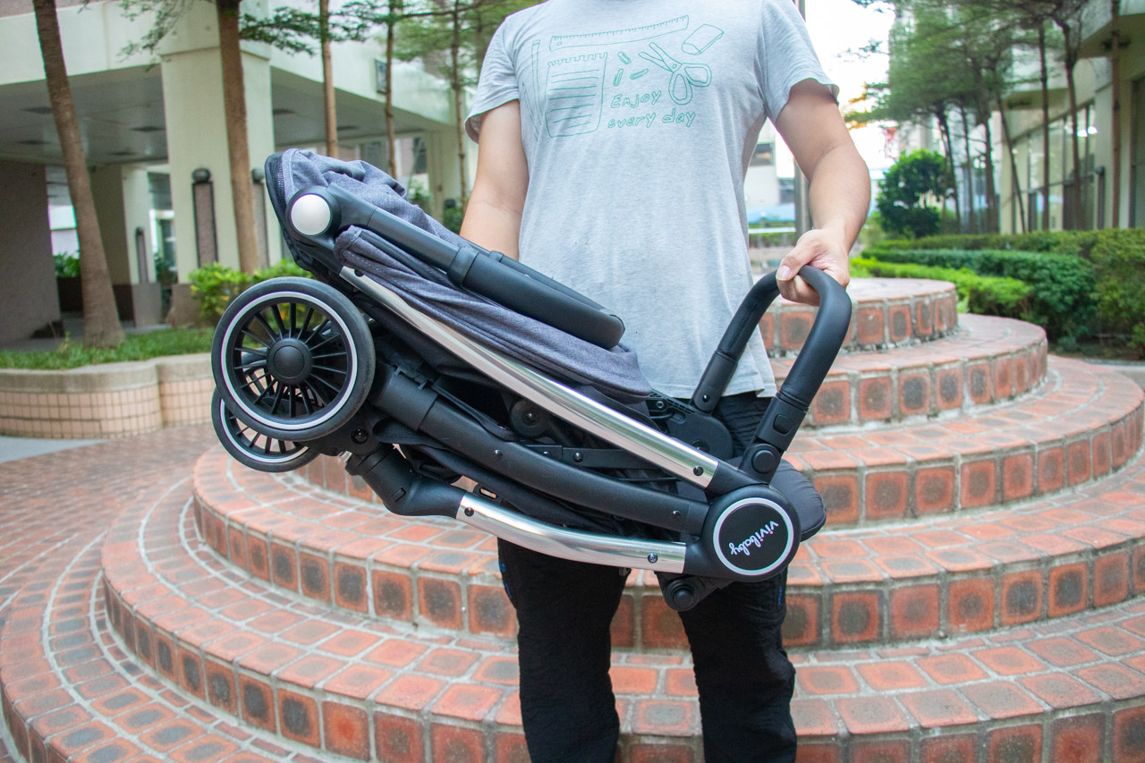 【vivibaby】lightmove 0.1秒瞬收登機嬰兒手推車 【vivibaby】lightmove 0.1秒瞬收登機嬰兒手推車