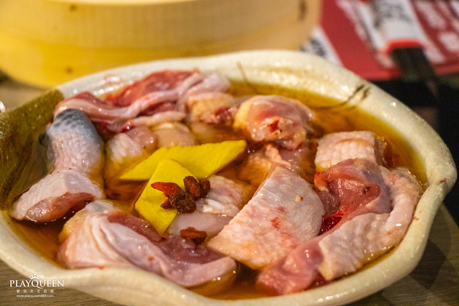 港式品鮮紅白火鍋