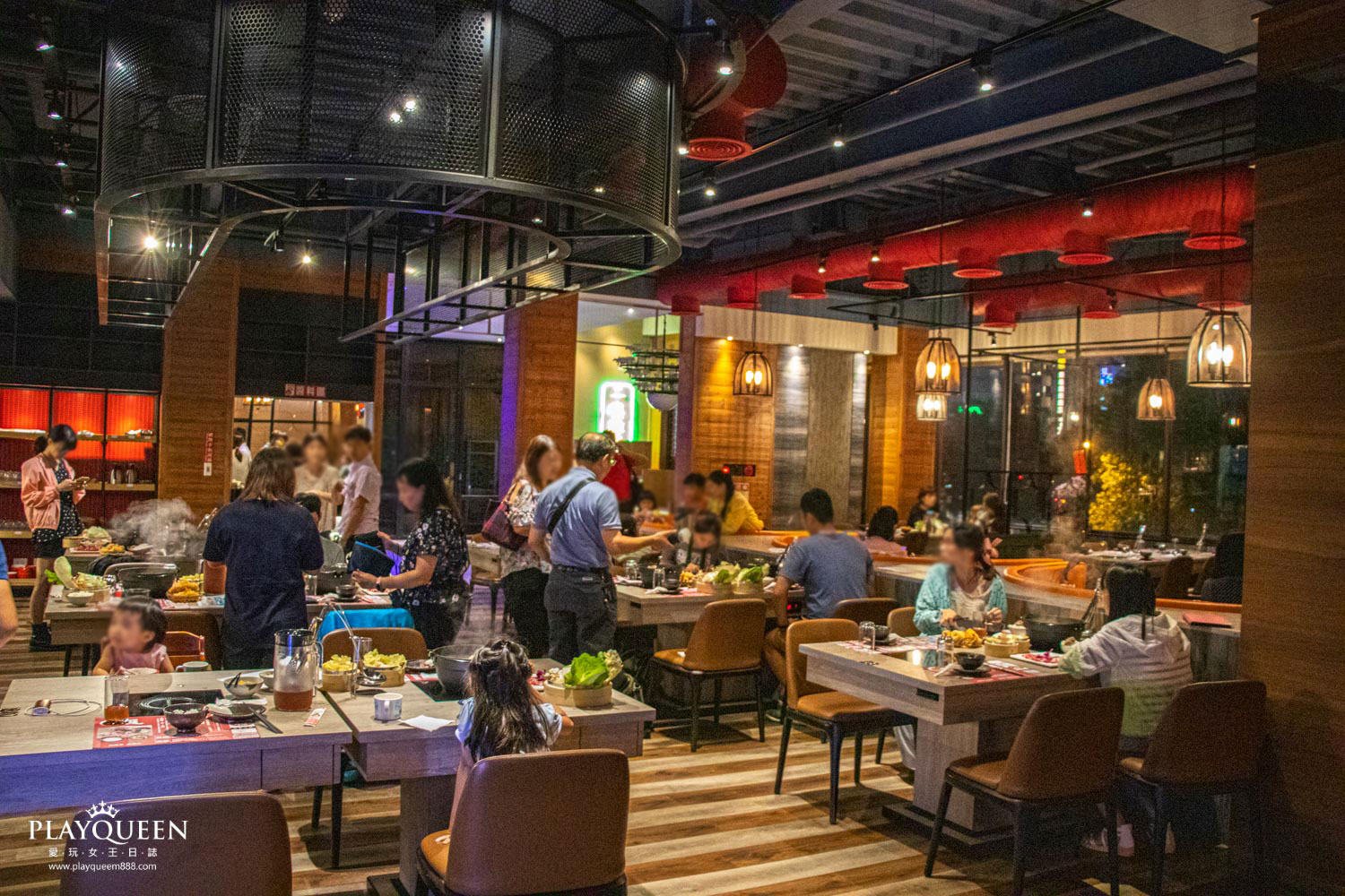 港式品鮮紅白火鍋