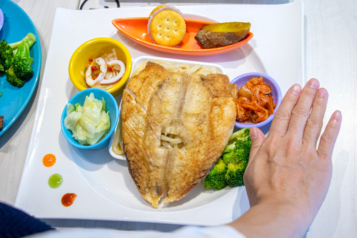 牛奶魚Milk Fish 牛奶魚Milk Fish