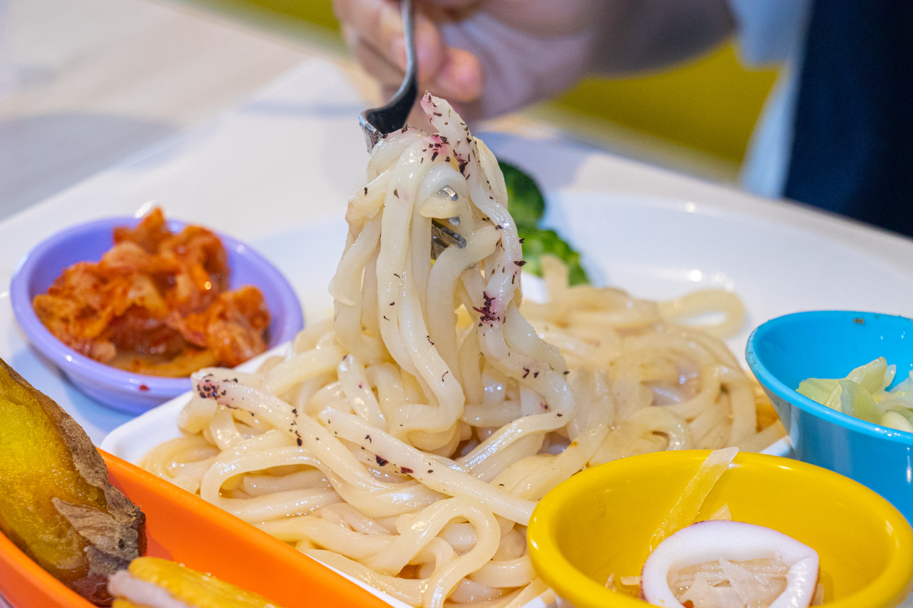 牛奶魚Milk Fish 牛奶魚Milk Fish