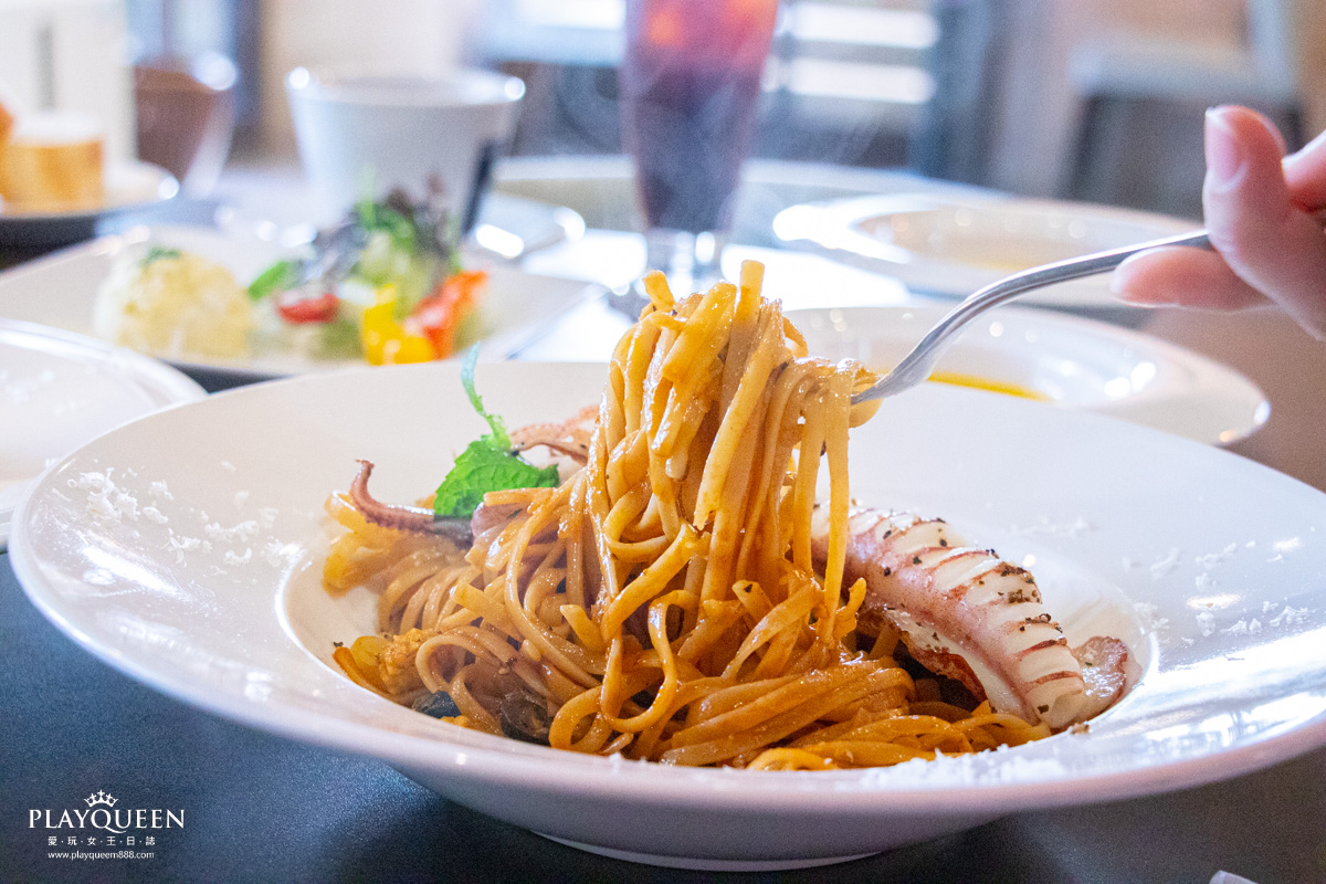 高冠咖啡餐酒館 (品牌空間)