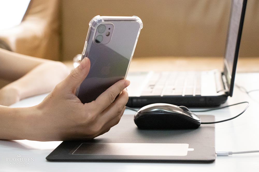 Waypad黑方方無線充電滑鼠墊