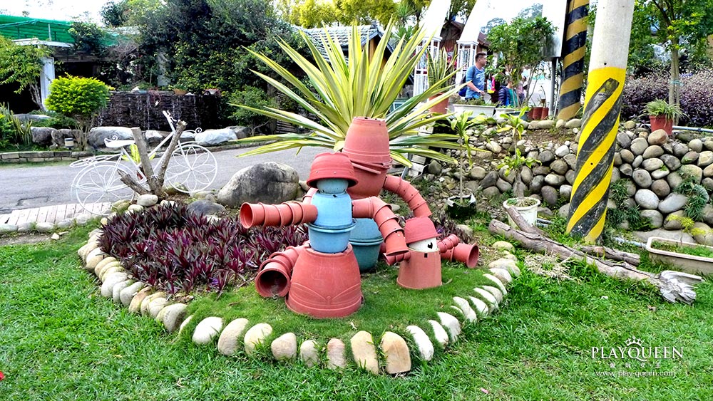 青青湖畔全家出遊