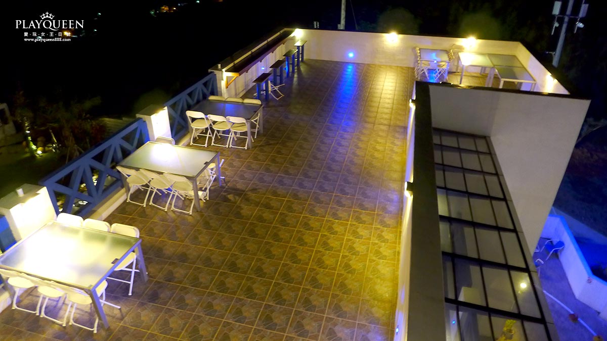 山丘上景觀咖啡館