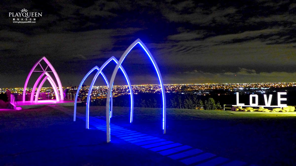 山丘上景觀咖啡館