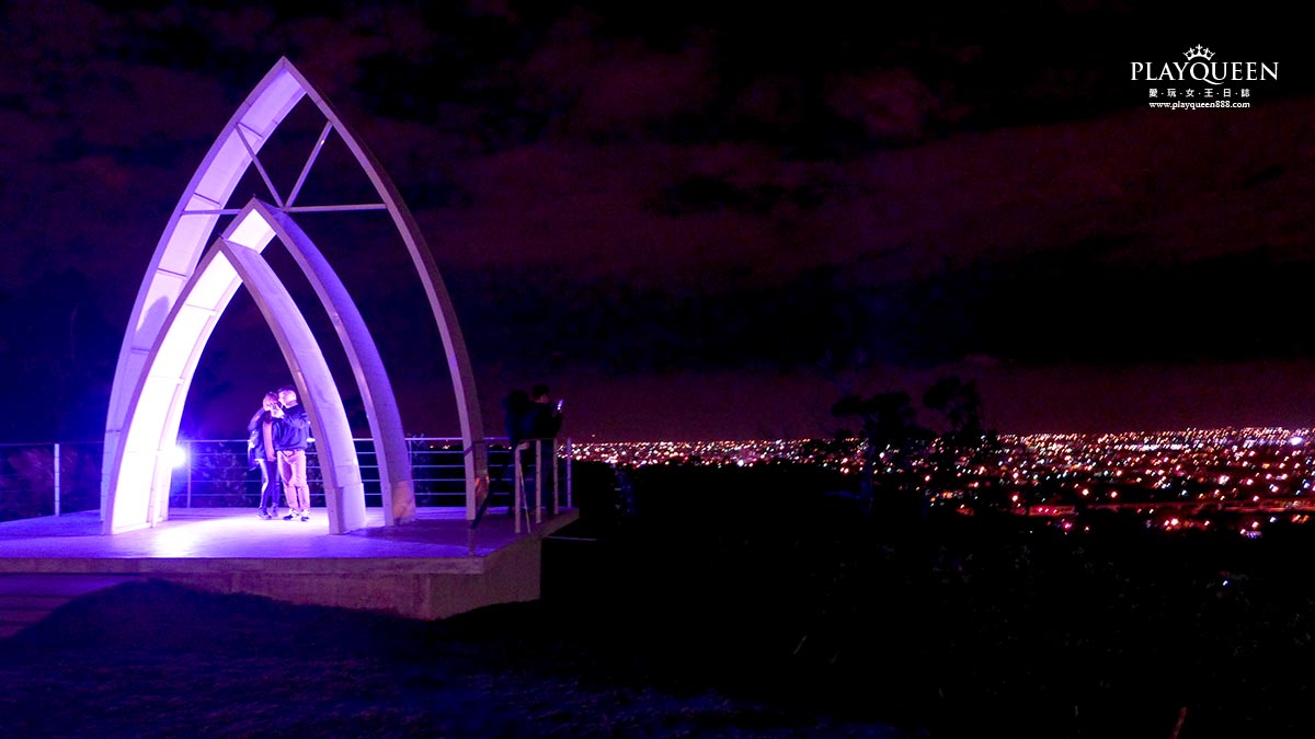 山丘上景觀咖啡館