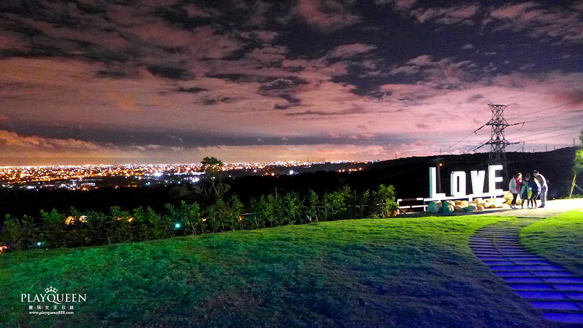 山丘上景觀咖啡館