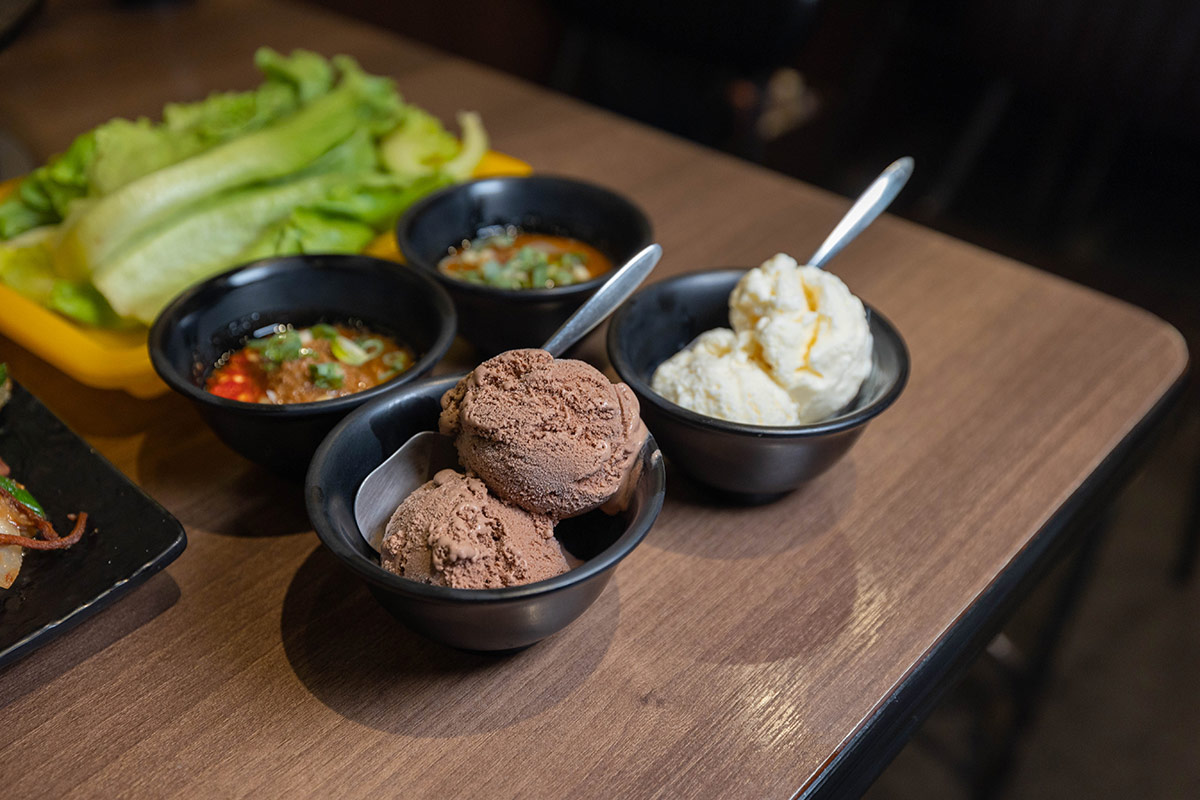 雅香石頭火鍋汐止店｜肉控必訪超大肉片！超狂爆炒鍋物上百種食材平價食材吃到爽，在地人激推的汐止火鍋神店，2025新北美食推薦