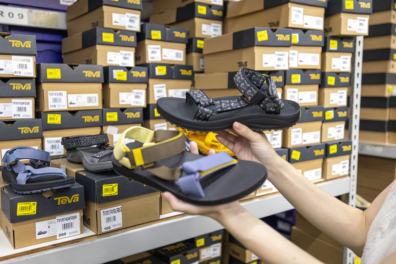 美力運動世界台中中清特賣會報到！全館下殺1折起童鞋、運動鞋、工作鞋都超便宜，前30名早鳥再享7折，還有超多買一送一活動！大雅鞋子特賣會來啦～