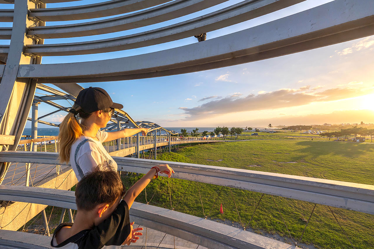 【2025台東景點推薦】台東美食景點懶人包｜太麻里平交道、天空之鏡、海濱公園、北町丼飯屋，一篇玩遍10個台東秘境！邊吃邊玩還能收集慢台東旅人小卡