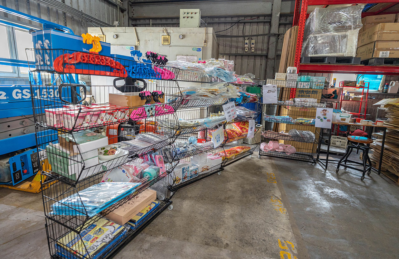 Jmx生活百貨-彰化北斗特賣會｜限時2週6件100迪士尼正版授權特賣會，組合家具、文具用品、生活用品全館下殺1折起，北斗廠拍2025彰化特賣會推薦