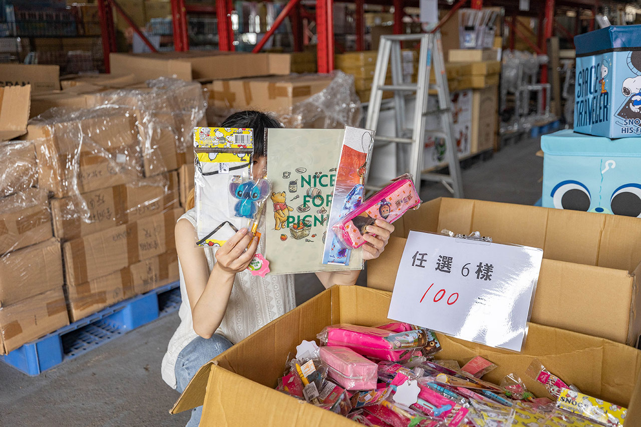 Jmx生活百貨-彰化北斗特賣會｜限時2週6件100迪士尼正版授權特賣會，組合家具、文具用品、生活用品全館下殺1折起，北斗廠拍2025彰化特賣會推薦