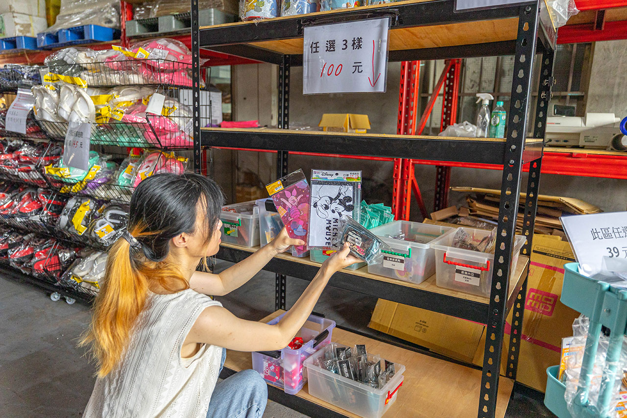 Jmx生活百貨-彰化北斗特賣會｜限時2週6件100迪士尼正版授權特賣會，組合家具、文具用品、生活用品全館下殺1折起，北斗廠拍2025彰化特賣會推薦