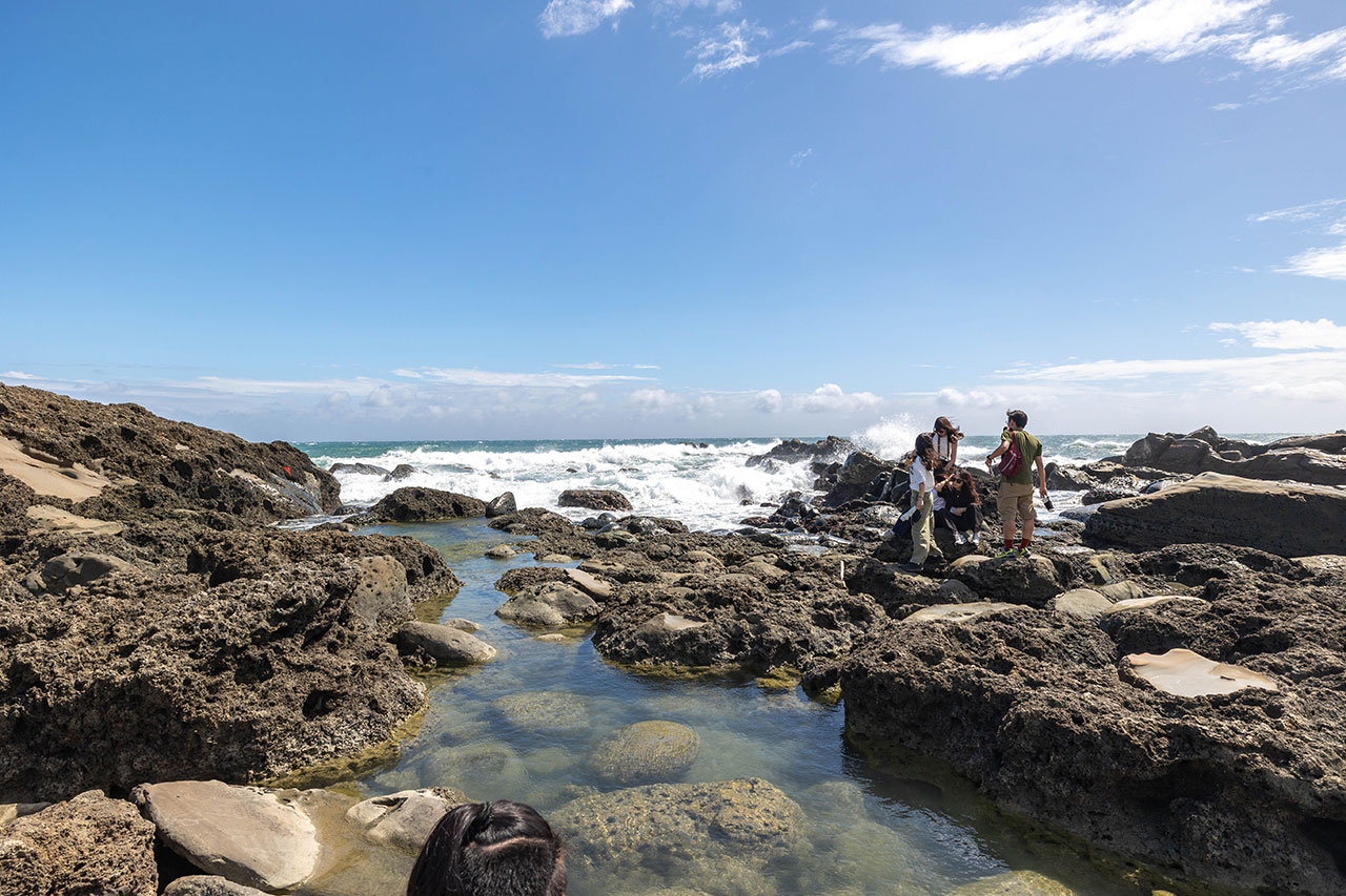 【2025台東景點推薦】台東美食景點懶人包｜太麻里平交道、天空之鏡、海濱公園、北町丼飯屋，一篇玩遍10個台東秘境！邊吃邊玩還能收集慢台東旅人小卡