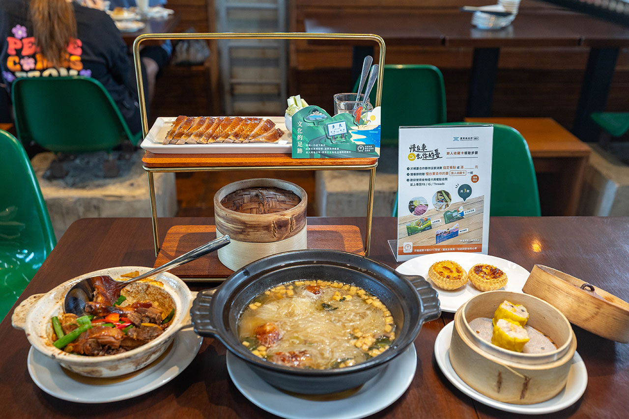 【2025台東景點推薦】台東美食景點懶人包｜太麻里平交道、天空之鏡、海濱公園、北町丼飯屋，一篇玩遍10個台東秘境！邊吃邊玩還能收集慢台東旅人小卡