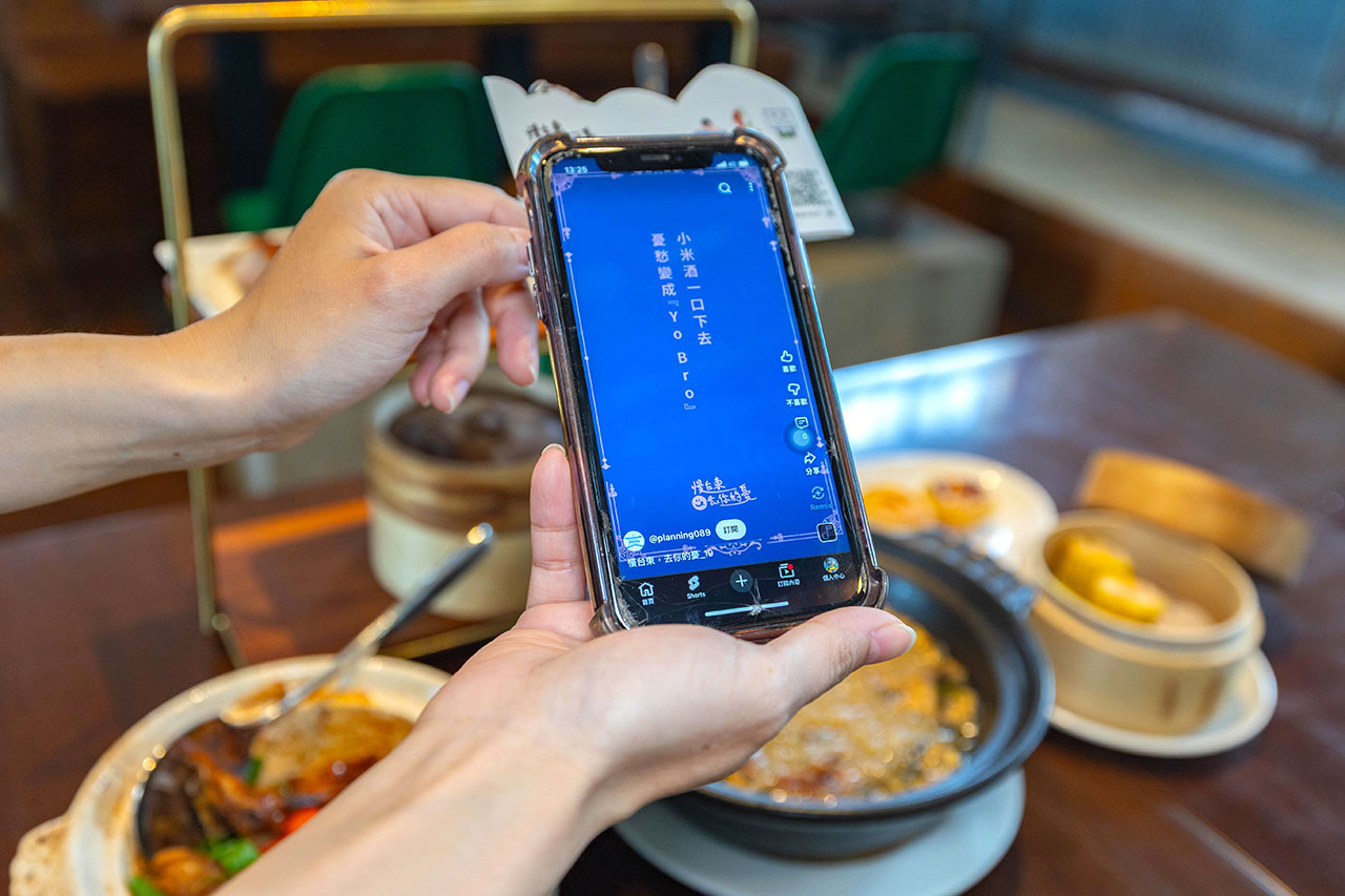 【2025台東景點推薦】台東美食景點懶人包｜太麻里平交道、天空之鏡、海濱公園、北町丼飯屋，一篇玩遍10個台東秘境！邊吃邊玩還能收集慢台東旅人小卡