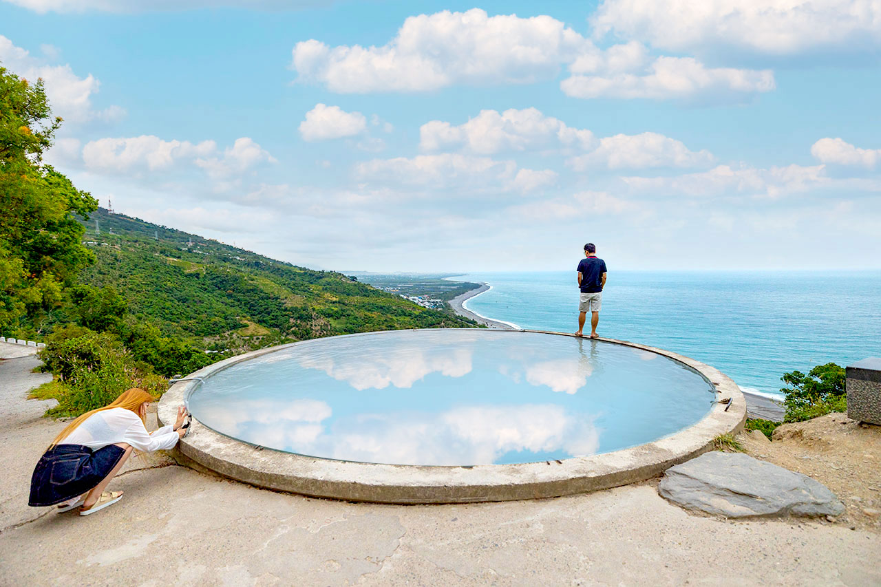 【2025台東景點推薦】台東美食景點懶人包｜太麻里平交道、天空之鏡、海濱公園、北町丼飯屋，一篇玩遍10個台東秘境！邊吃邊玩還能收集慢台東旅人小卡