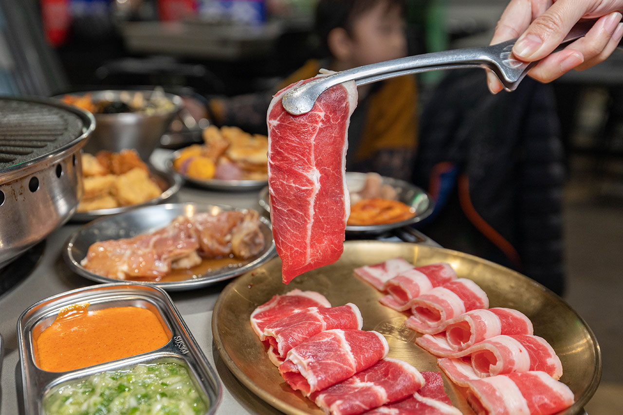 肉夯夯韓式燒肉吃到飽｜台中吃到飽推薦｜台中火車站美食推薦
